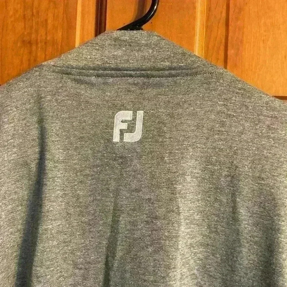 Footjoy grey mock turtleneck long sleeved shirt. - Picture 4 of 11